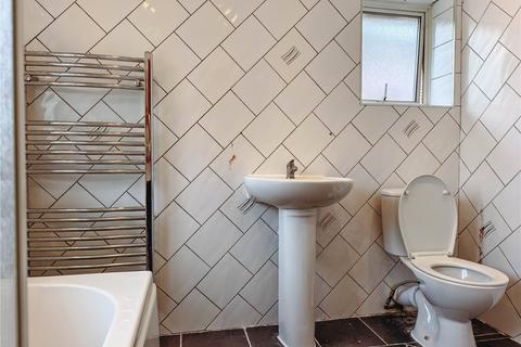 3 bedroom semi-detached house to rent, Stroud Green Way, Croydon CR0