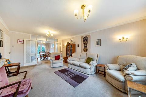 undefined, Manor Close, Bromham