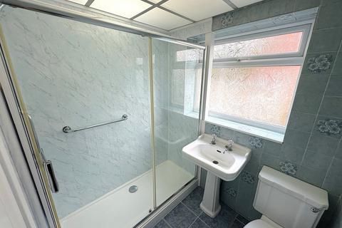 2 bedroom bungalow for sale, Neston Avenue, Bolton, BL1