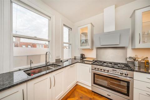 2 bedroom flat for sale, Castelnau Gardens, London SW13