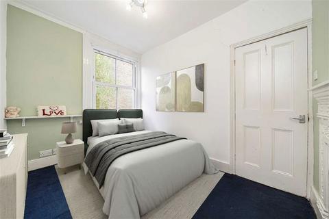 3 bedroom flat for sale, Fairmount Road, London SW2
