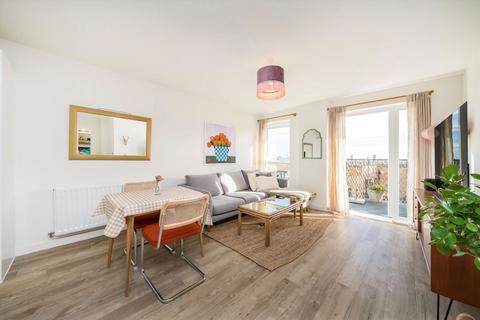 2 bedroom flat for sale, Rowland Road, London N17