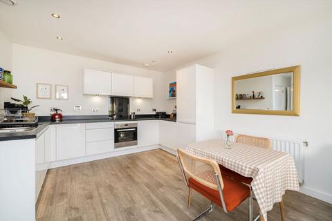 2 bedroom flat for sale, Rowland Road, London N17