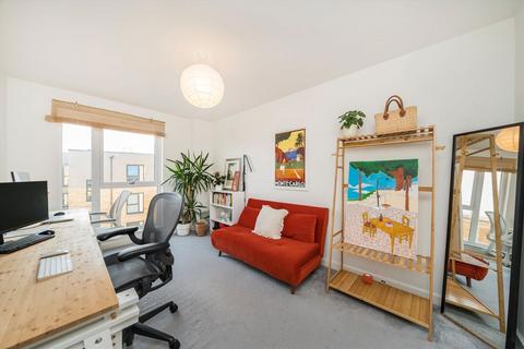 2 bedroom flat for sale, Rowland Road, London N17