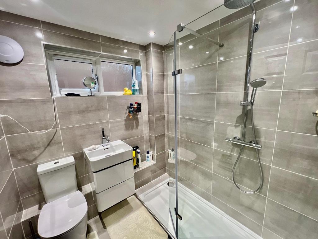 Family Shower Room
