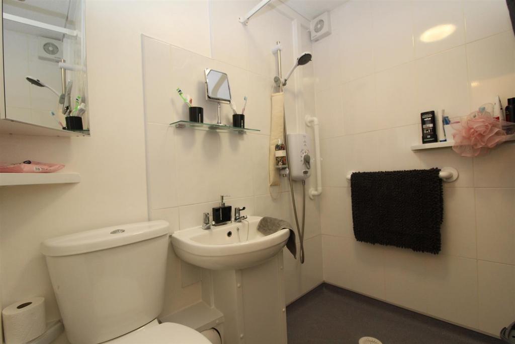Shower Room.JPG