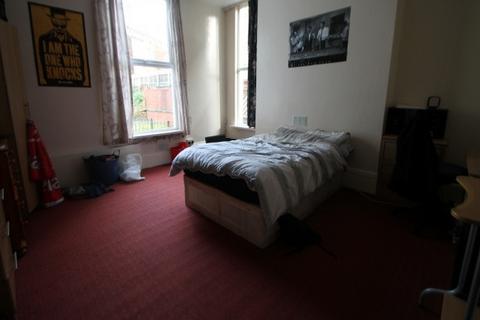 8 bedroom house to rent, Cardigan Road, Leeds LS6