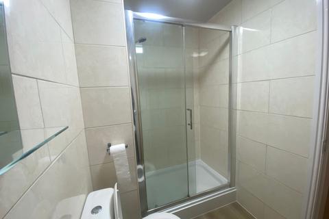 2 bedroom flat to rent, Plymouth Grove, Manchester M13