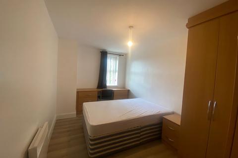 2 bedroom flat to rent, Plymouth Grove, Manchester M13