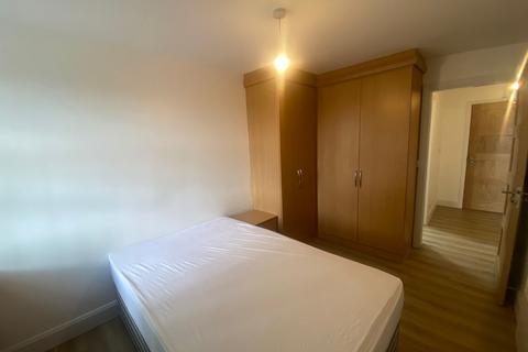 2 bedroom flat to rent, Plymouth Grove, Manchester M13