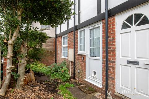 1 bedroom flat for sale, Stable Court, Wood Street, R.Wootton Bassett