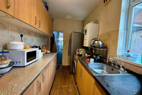 3 bedroom terraced house to rent, Bonsall Street