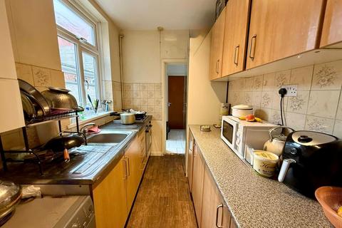 3 bedroom terraced house to rent, Bonsall Street