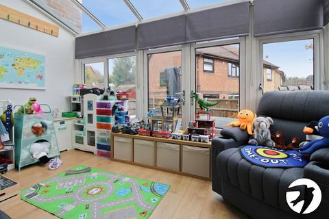 5 bedroom detached house to rent, Eagles Road, Greenhithe, Kent, DA9