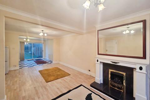 3 bedroom semi-detached house to rent, Weymouth Road, Hayes, UB4