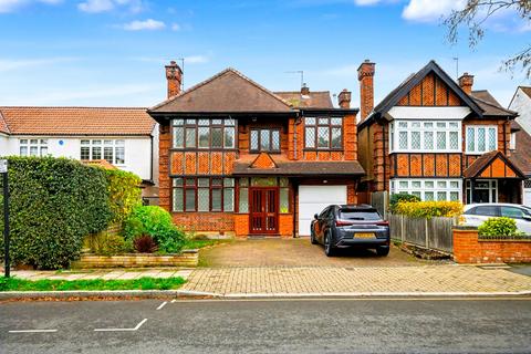 Lake View, Edgware, HA8