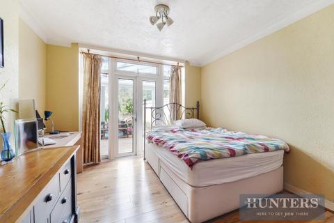 3 bedroom semi-detached house for sale, Brockenhurst Avenue, Worcester Park, KT47RG
