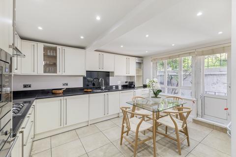 4 bedroom apartment to rent, London W2