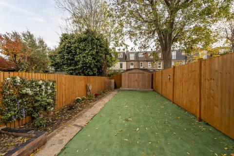 Ravensbury Road, Southfields, London, SW18