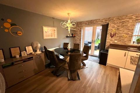 4 bedroom semi-detached house for sale, Hever Close, St. Crispin, Northampton NN5