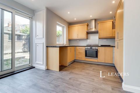 3 bedroom terraced house to rent, Limehurst Avenue, LE11