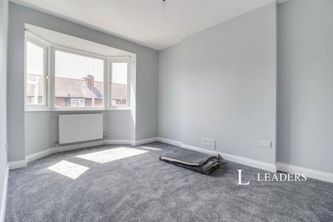 3 bedroom terraced house to rent, Limehurst Avenue, LE11