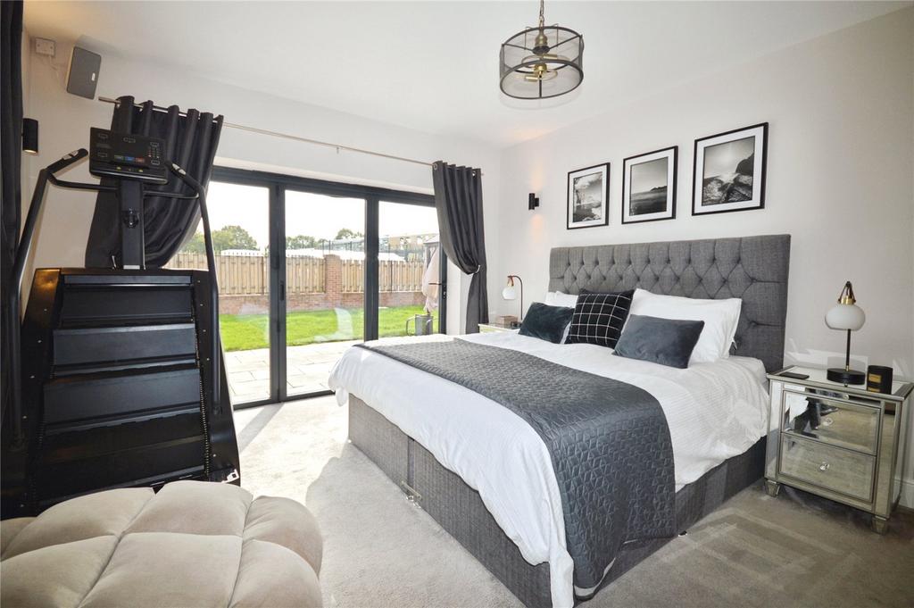 Main Bedroom