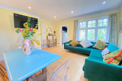 2 bedroom flat for sale, Burnt Ash Lane, Bromley BR1