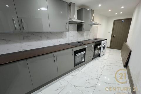 6 bedroom semi-detached house to rent, Norwood Road, SOUTHALL UB2