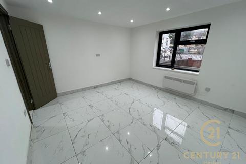6 bedroom semi-detached house to rent, Norwood Road, SOUTHALL UB2