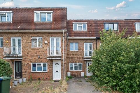 undefined, Blossom Close, Ealing, London, W5