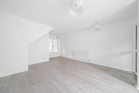 4 Blossom Close, London, W5 4YE