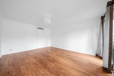 4 Blossom Close, London, W5 4YE