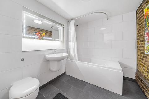 9 Richmond Road, London, W5 5NS