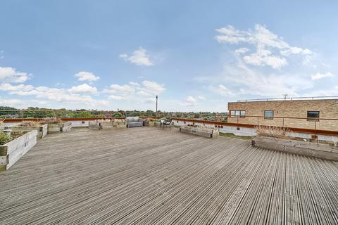 2 bedroom flat for sale, Kenneth Way, London, W5