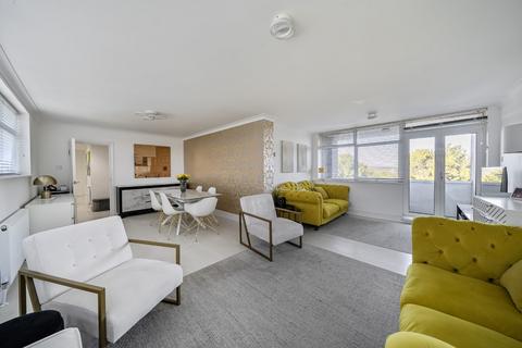 Flat 20, The Grange The Knoll, London, W13 8JJ