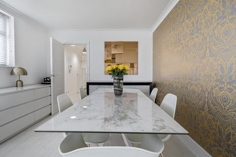 Flat 20, The Grange The Knoll, London, W13 8JJ