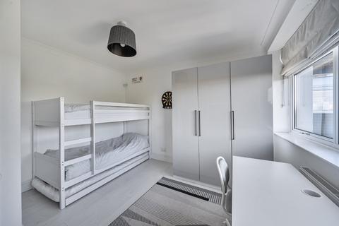 Flat 20, The Grange The Knoll, London, W13 8JJ