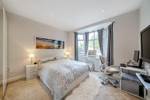 undefined, Waldegrave Road, London, W5