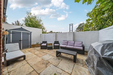 undefined, Waldegrave Road, London, W5