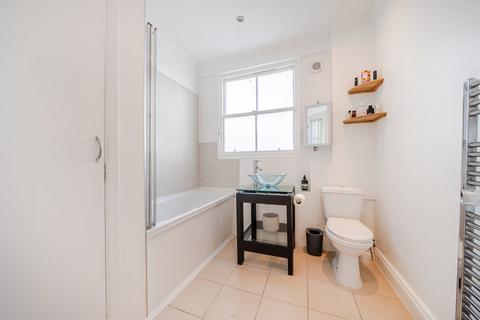 2 bedroom flat for sale, Gloucester Terrace, Bayswater, London, W2