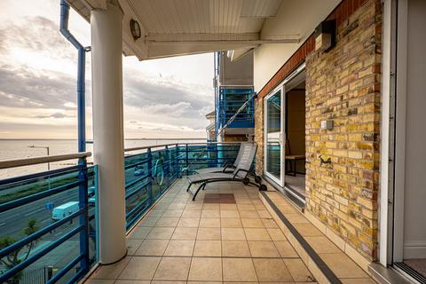 3 bedroom flat for sale, Westcliff-on-sea SS0