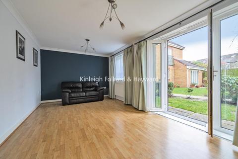 2 bedroom flat for sale, Hazelwood Lane, Palmers Green, London, N13