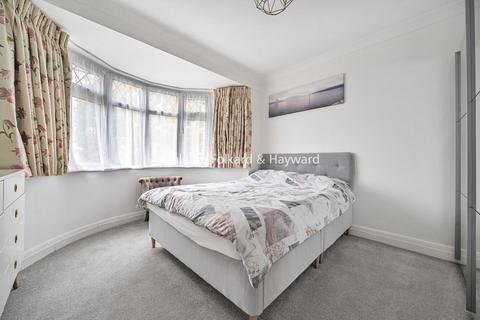 3 bedroom end of terrace house for sale, Hampden Way, London, N14