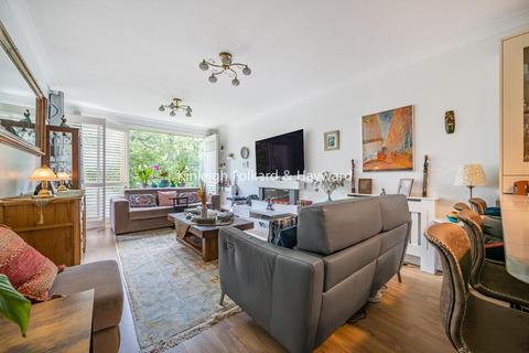 Ebony Crescent, Barnet, Greater London, EN4