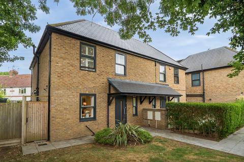 4 bedroom semi-detached house for sale, Victoria Road, Barnet, EN4