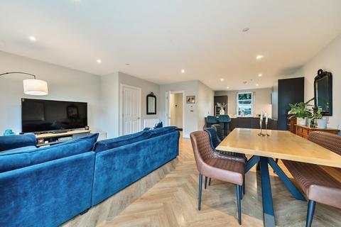 4 bedroom semi-detached house for sale, Victoria Road, Barnet, EN4