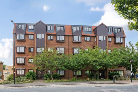 1 bedroom flat for sale, Chase Road, London, N14