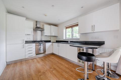 2 bedroom flat for sale, High Street, London, N14