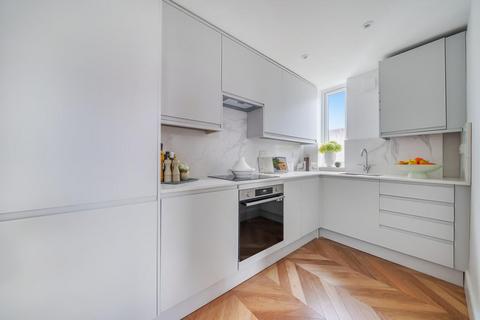 2 bedroom flat for sale, Hetley Road, Shepherds Bush, London, W12